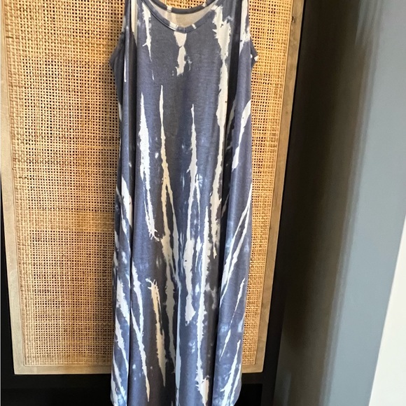 Peyton Jensen Dresses & Skirts - Peyton Jensen dress from Evereve. Size L. Blue and white.